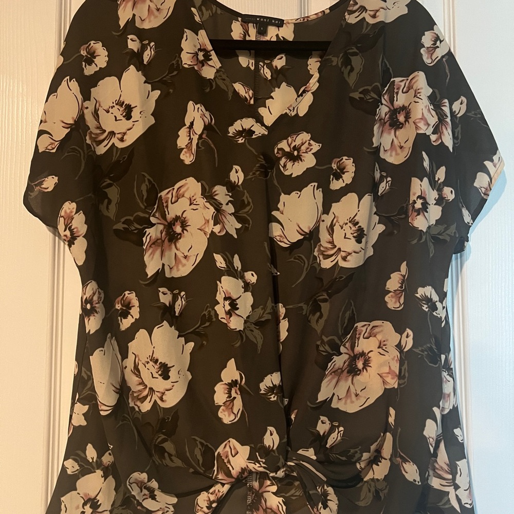 Floral Women's Top - Grayish Green and Cream